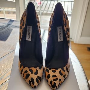 Steve Madden size 9 leopard heels